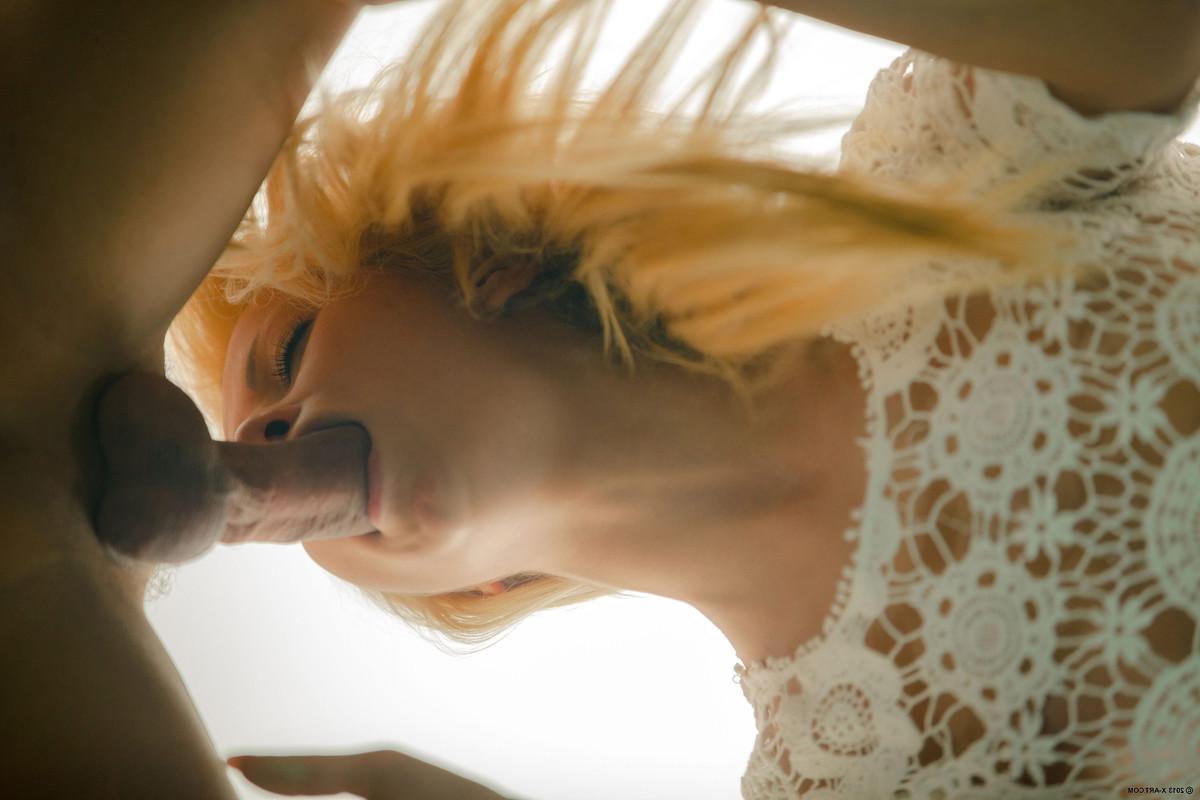 16P Hot teen girl Leony gets fucked from behind on top of glass