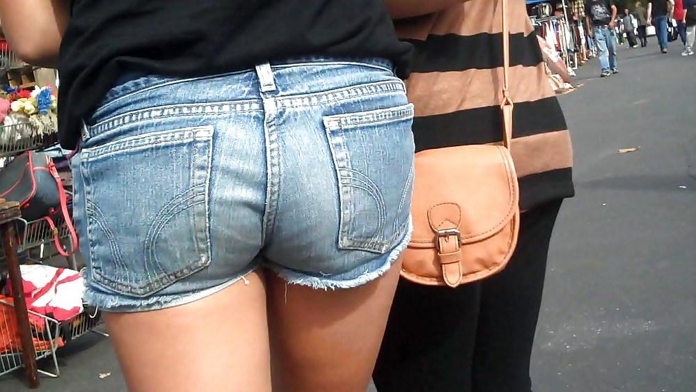 25P Teen ass & butt in blue jeans shorts