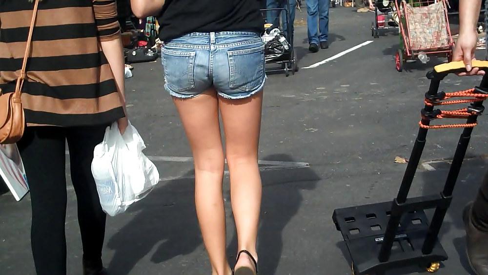 25P Teen ass & butt in blue jeans shorts