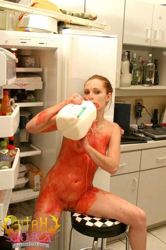 20P Pictures of teen Katie Kaos making a mess in the kitchen