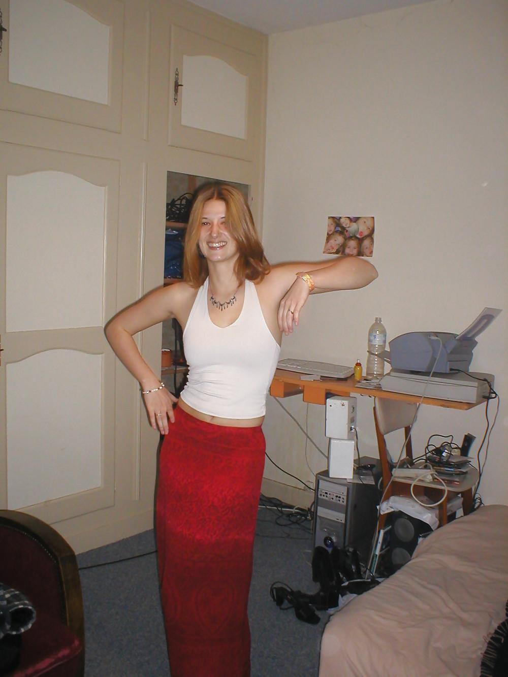 25P Sex Shop Wife From SmutDates