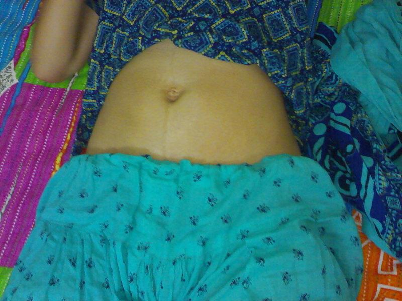 19P Pakistani Girl In Salwar Qameez ( Desi ) 