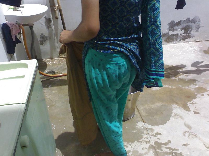 19P Pakistani Girl In Salwar Qameez ( Desi ) 