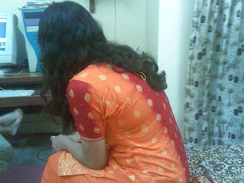 19P Pakistani Girl In Salwar Qameez ( Desi ) 