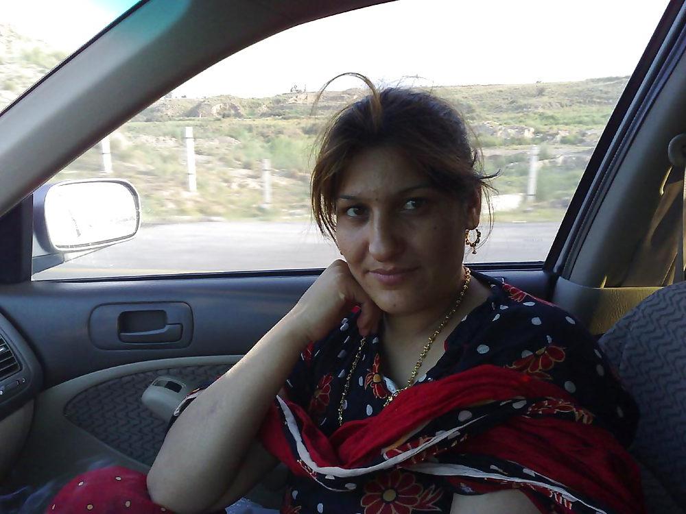 19P Pakistani Whore ( Desi )