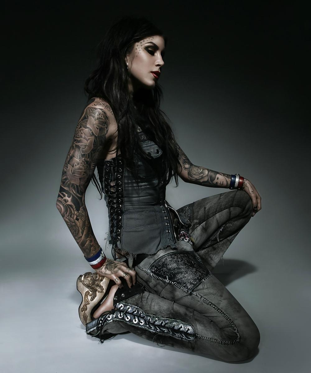 25P Kat Von D Foot Pics