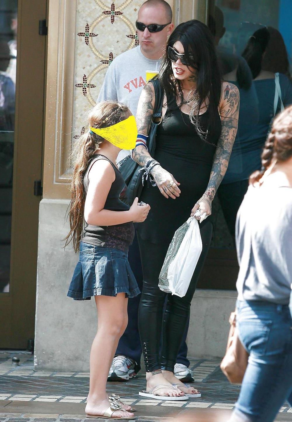 25P Kat Von D Foot Pics