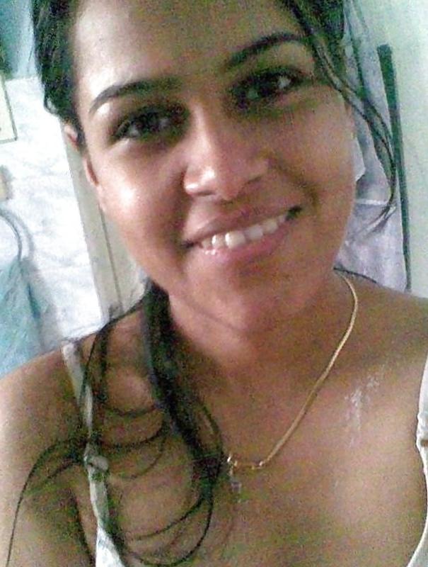8P Desi girl Nanda