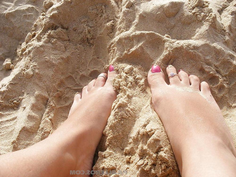 11P Lick me feet