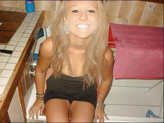 11P Upskirt and downblouse