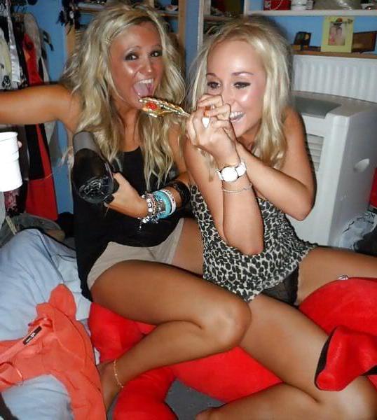 11P Upskirt and downblouse