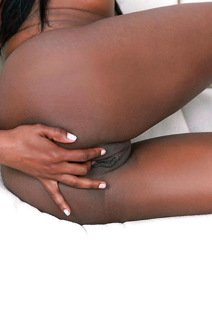 25P EBONY BEAUTY  II