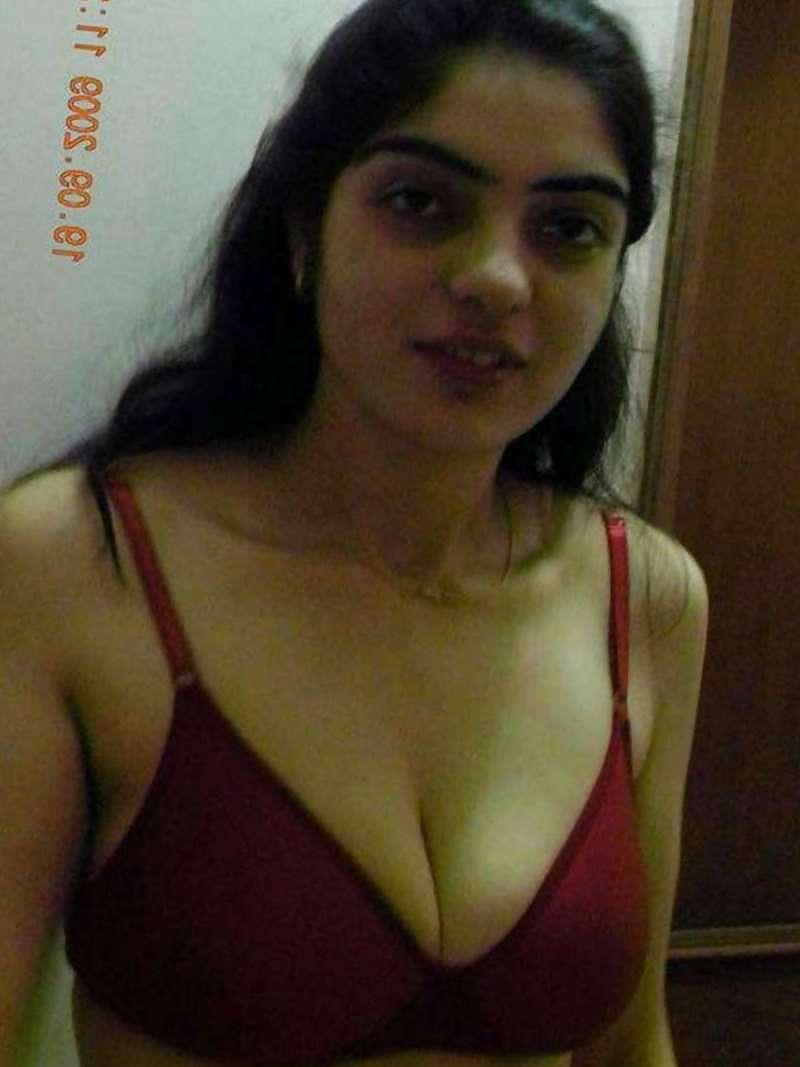 17P Desi babe Rasia 