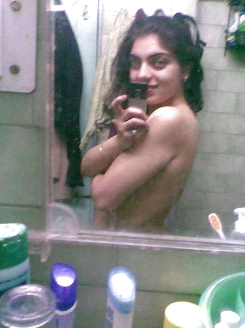 17P Desi babe Rasia 
