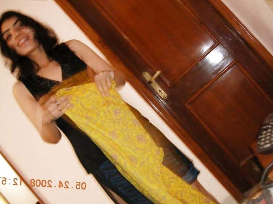 17P Desi babe Rasia 