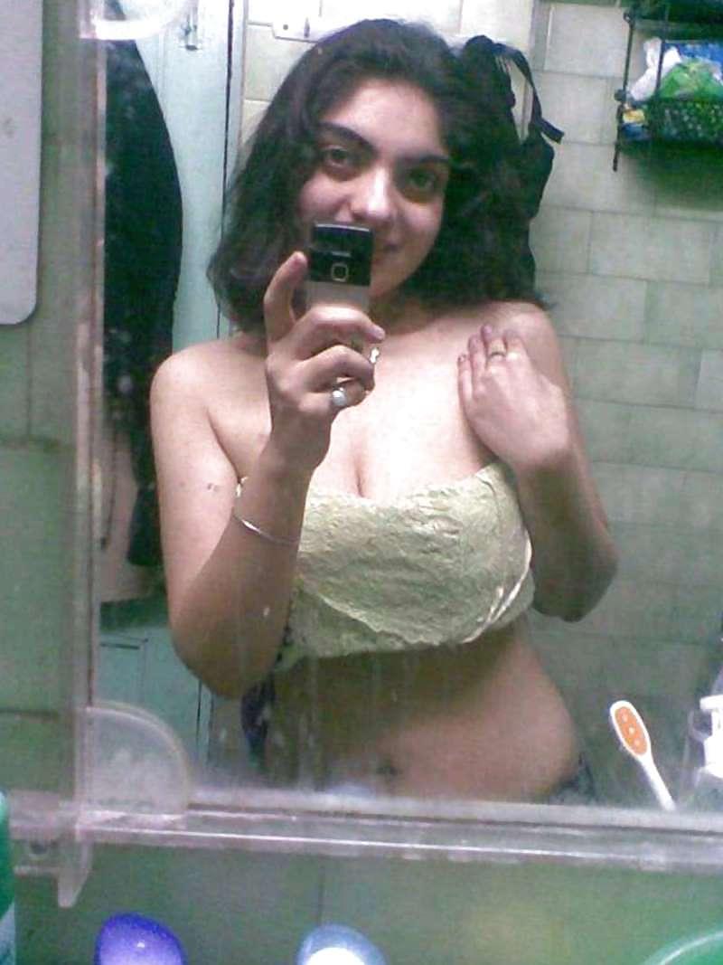 17P Desi babe Rasia 