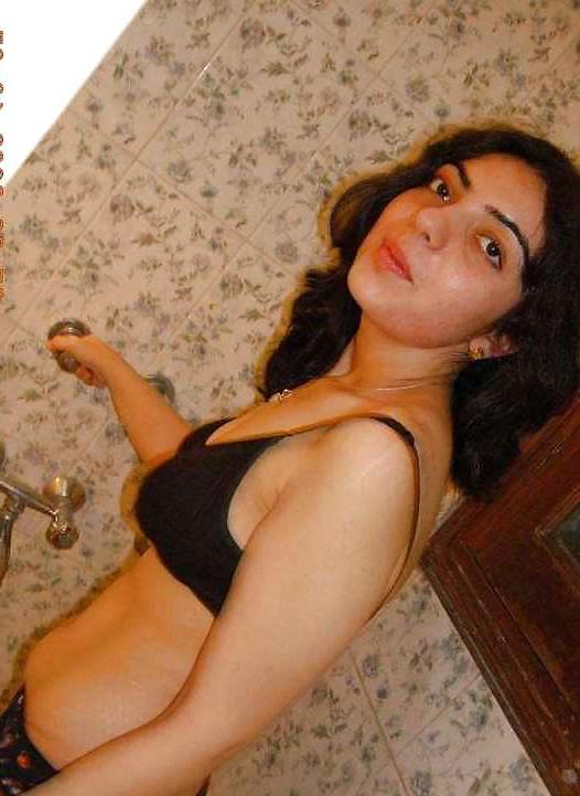 17P Desi babe Rasia 
