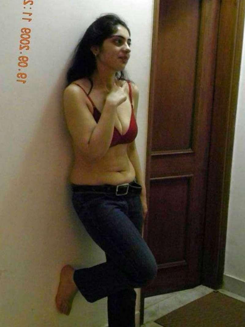 17P Desi babe Rasia 