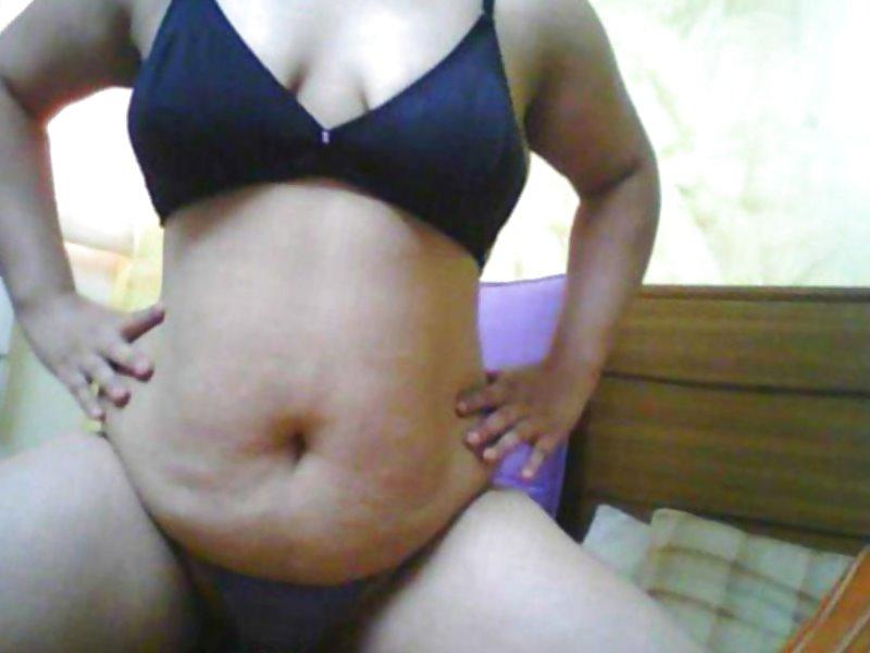 25P Desi babe Ananya 