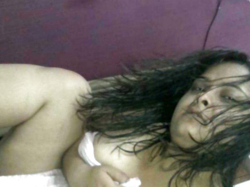 25P Desi babe Ananya 