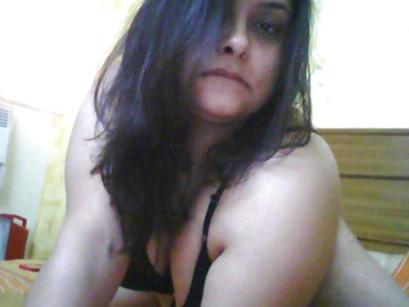 25P Desi babe Ananya 