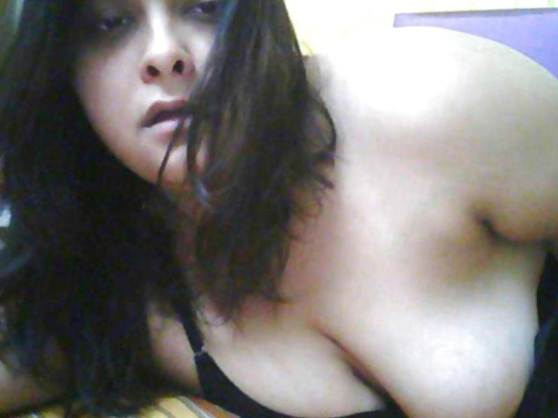 25P Desi babe Ananya 