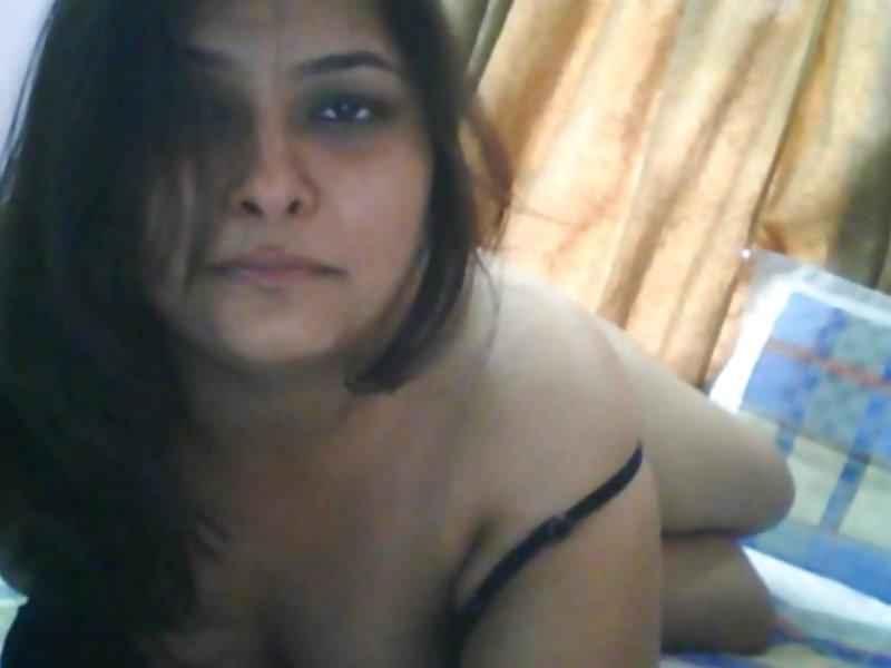 25P Desi babe Ananya 