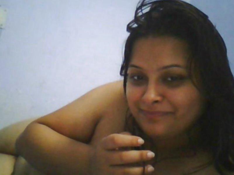 25P Desi babe Ananya 