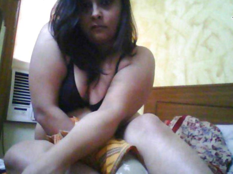 25P Desi babe Ananya 