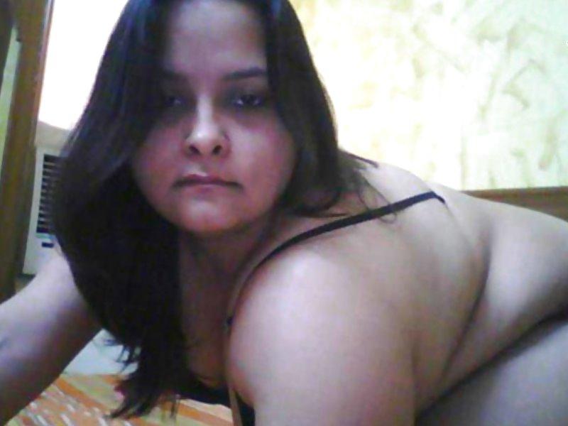 25P Desi babe Ananya 