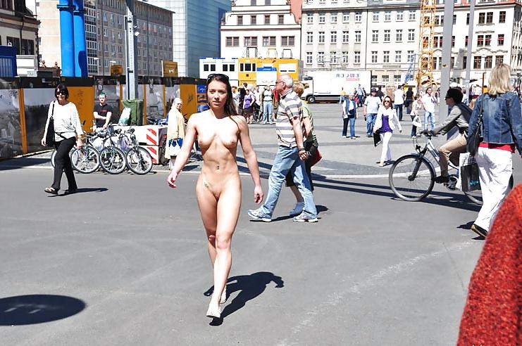 25P Beautiful Public Flashing Girls by TROC