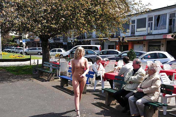 25P Beautiful Public Flashing Girls by TROC