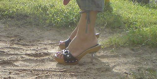 4P Sexy Mules for muled foot fetishists like me I suppose ?