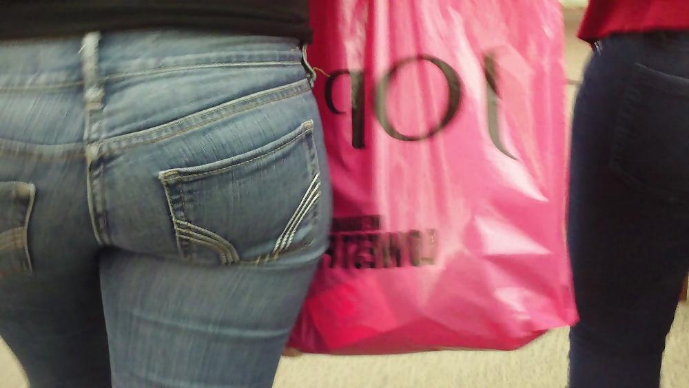 25P Nice tight teen ass & butt in blue jeans