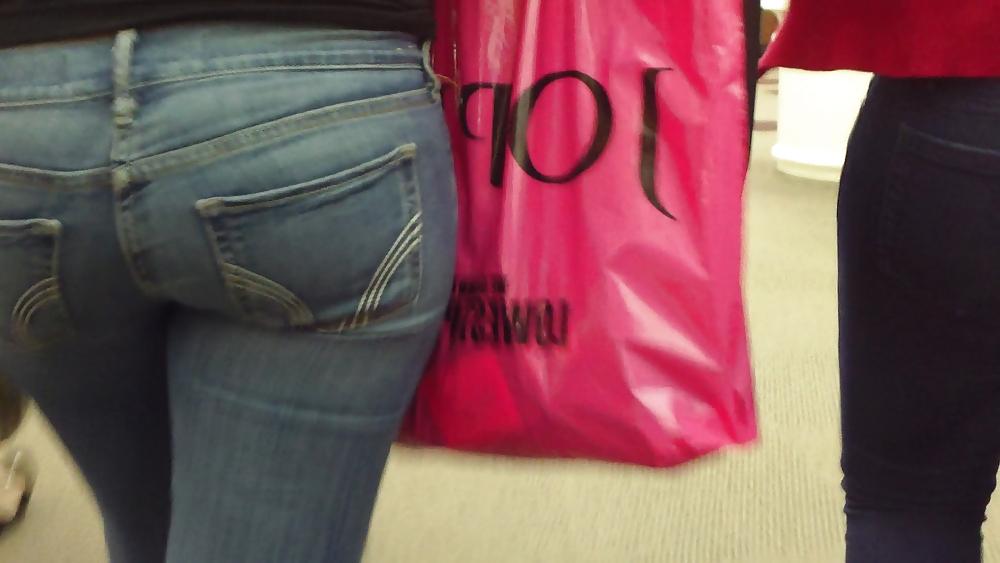 25P Nice tight teen ass & butt in blue jeans