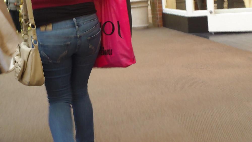 25P Nice tight teen ass & butt in blue jeans