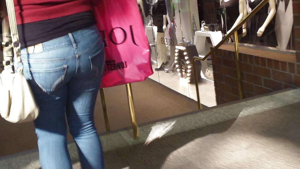 25P Nice tight teen ass & butt in blue jeans