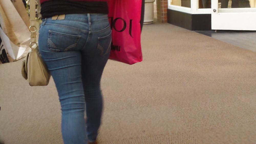 25P Nice tight teen ass & butt in blue jeans