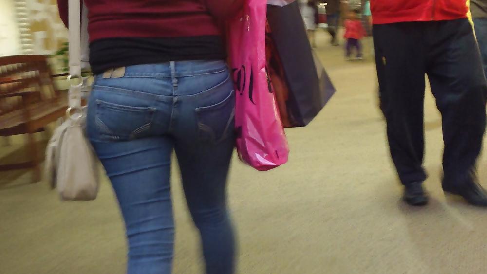 25P Nice tight teen ass & butt in blue jeans