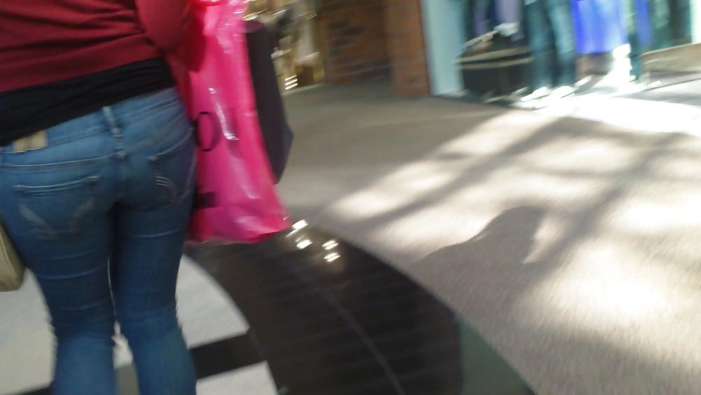 25P Nice tight teen ass & butt in blue jeans