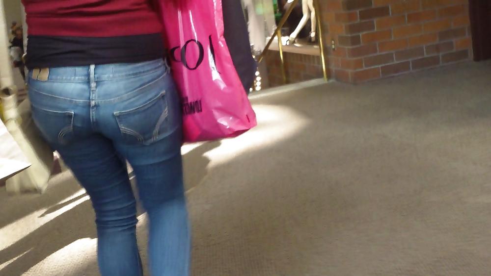 25P Nice tight teen ass & butt in blue jeans