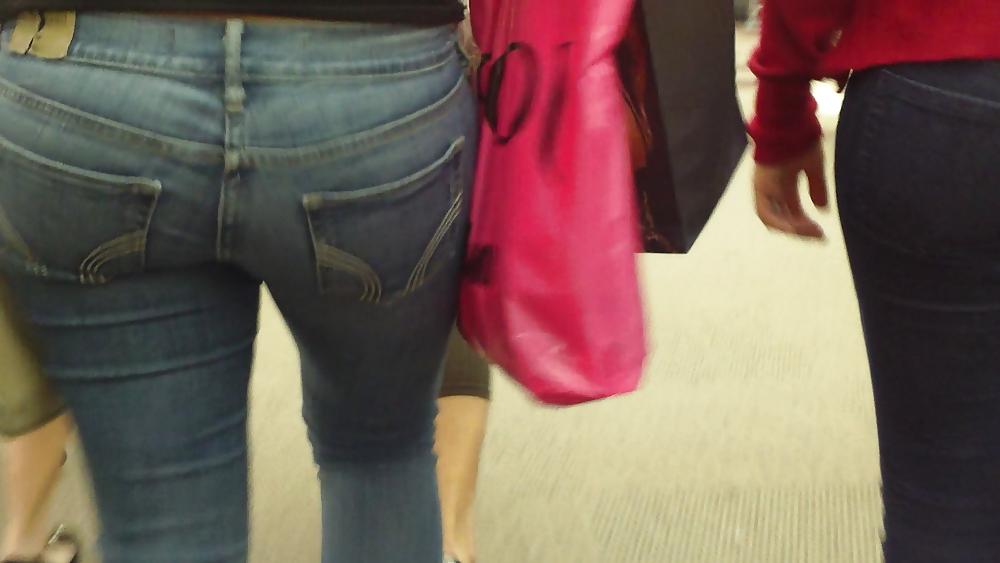 25P Nice tight teen ass & butt in blue jeans