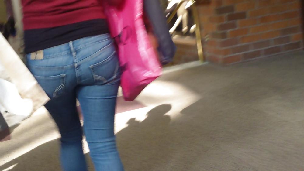 25P Nice tight teen ass & butt in blue jeans