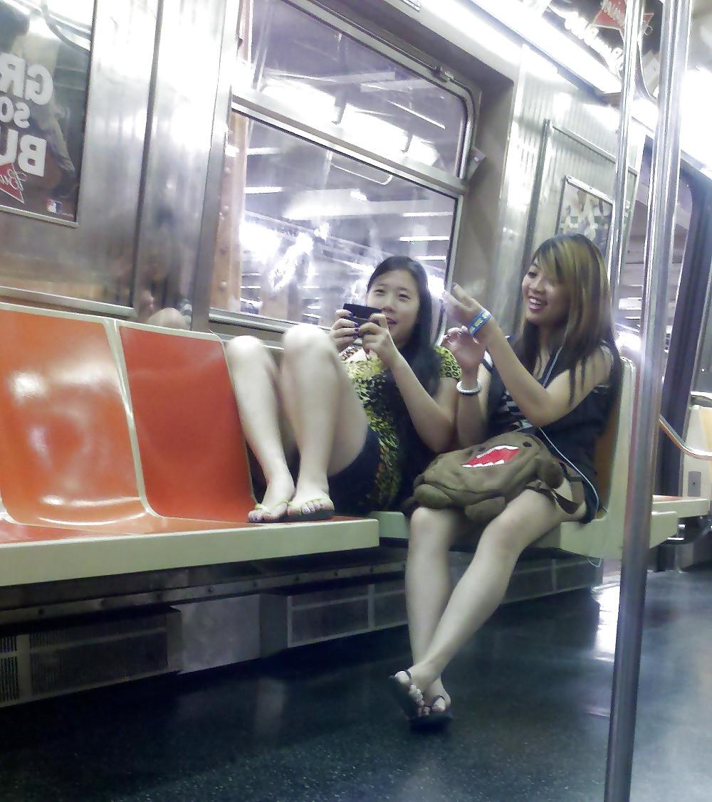 11P New York Subway Girls Compilation 1 - Legs and Thighs