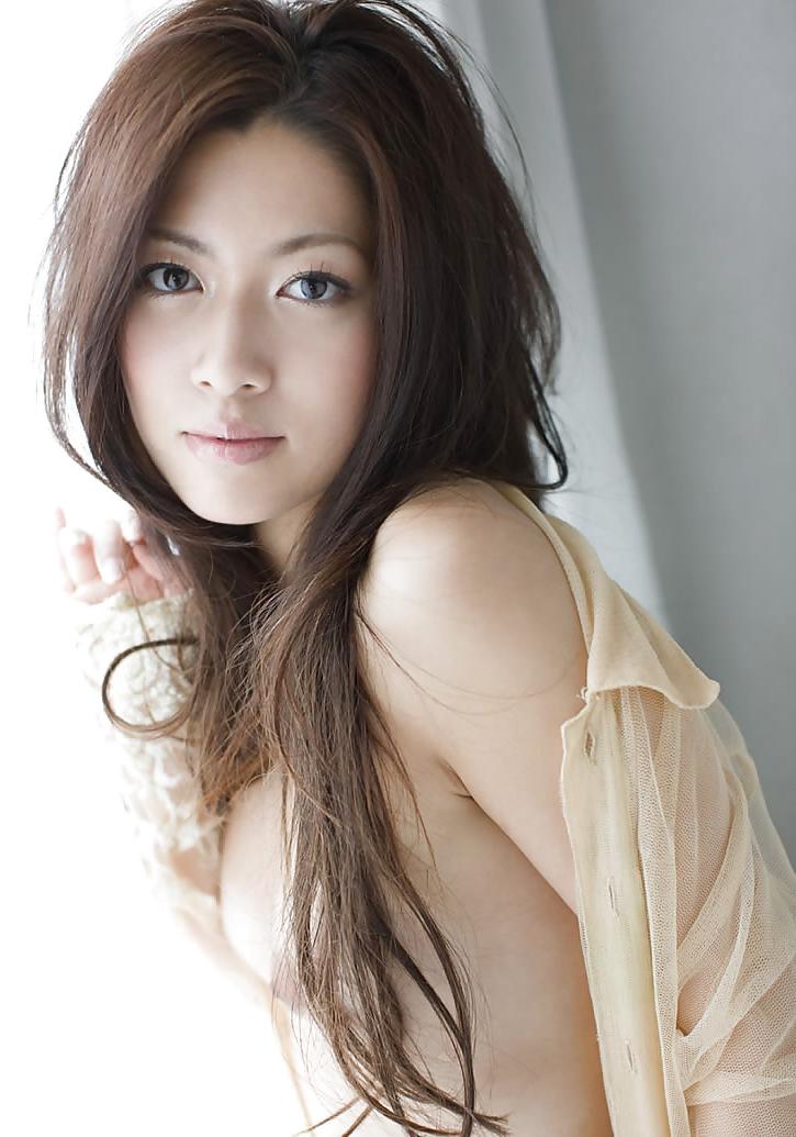 18P Young, sexy and Hairy Japanese beauty!  