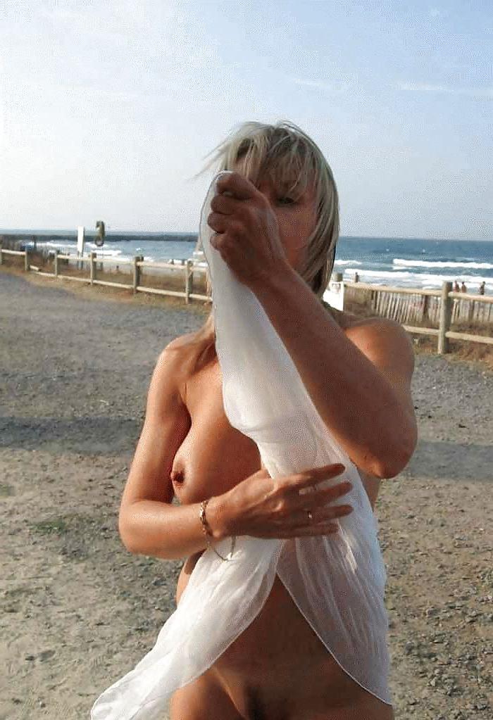 25P Beauty's and the beach
