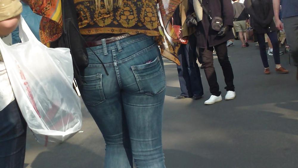 25P Sexy teen hippie butt & ass in blue jeans