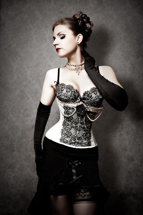16P Corset glamour