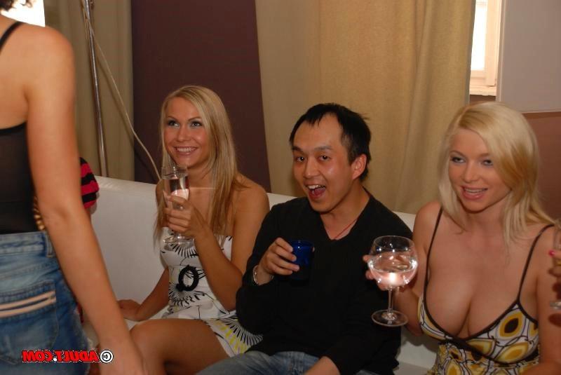 15P drunk amateurs go hardcore at a crazy party