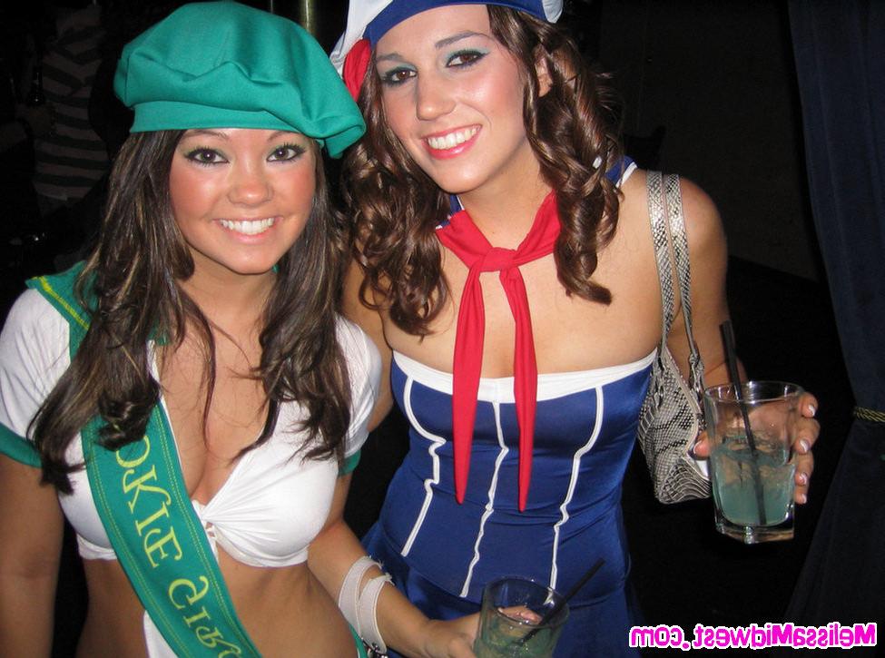 16P Melissa Midwest out on Halloween as Eyes Wide Shut